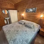 Chalet Les Refuges Du Lot Kouki's *