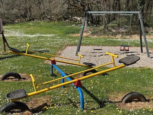 Chalet Les Refuges Du Lot Kouki's *